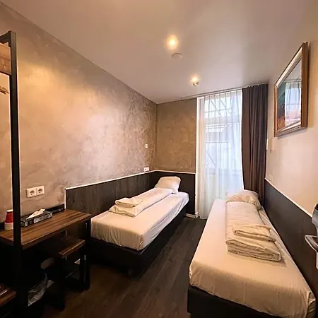 Hotel Orange Tulip