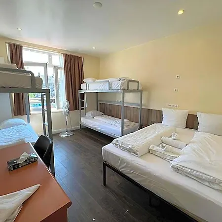 Orange Tulip Hotell 2*