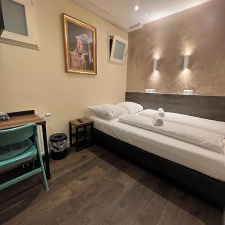 Hotel Orange Tulip 2*