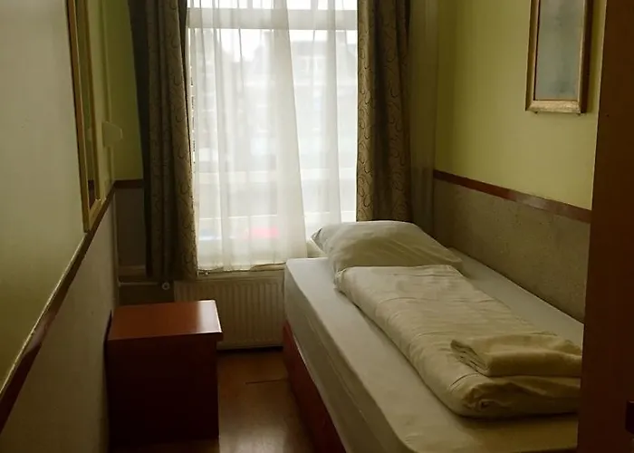 Orange Tulip Hotel 2*