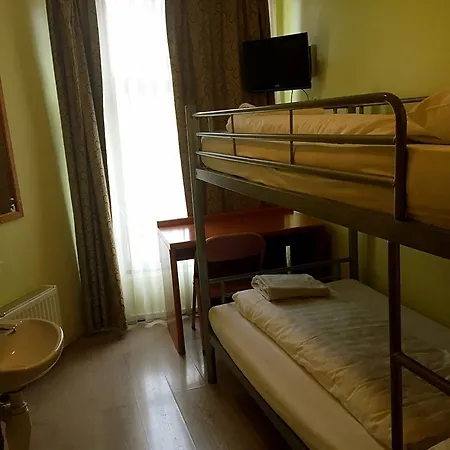 Orange Tulip מלון 2*