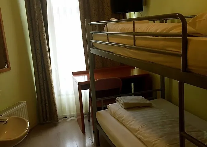 Orange Tulip מלון 2*